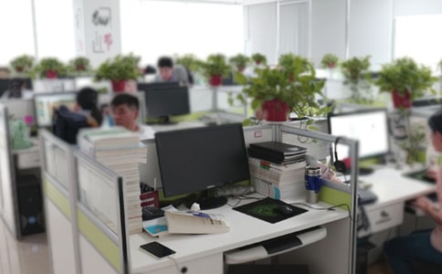 �칫����Ա�����ĵ�