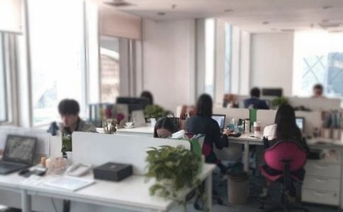 �칫����Ա�Ĺ����ĵ����