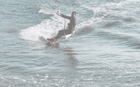 海上冲浪记作文