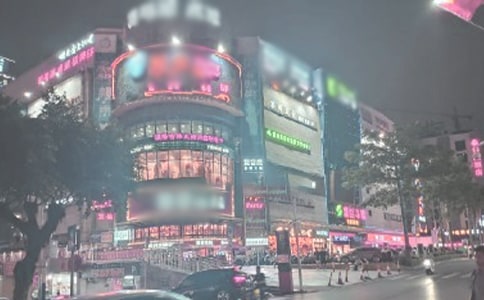 蟋蟀在时报广场