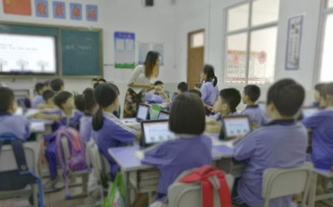 ���ں��������µĽ�ѧ�ĵ�