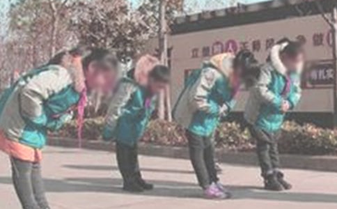 深深的一个鞠躬作文