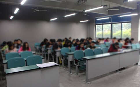 四年级期中考试作文