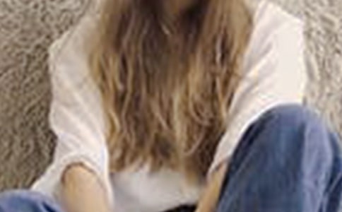 ����Ů����÷���и�