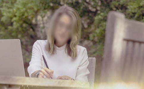 ����Ů�Զ����ľ���