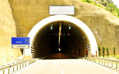 穿越时空隧道作文(汇编5篇)