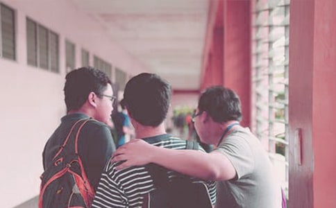 给莘莘学子的句子