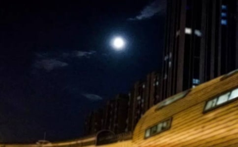 ����һ����Բʱ���ģ�ͨ��27ƪ��