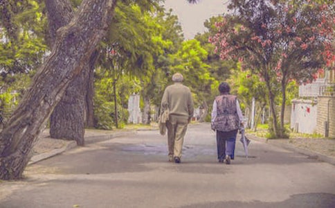 人到中年的句子(15篇)